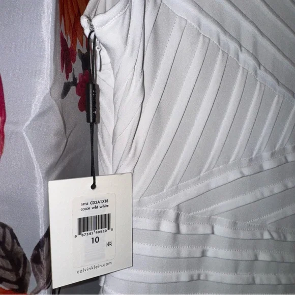Calvin Klein Woman’s White Geometrical Dress NWT - Picture 3 of 7